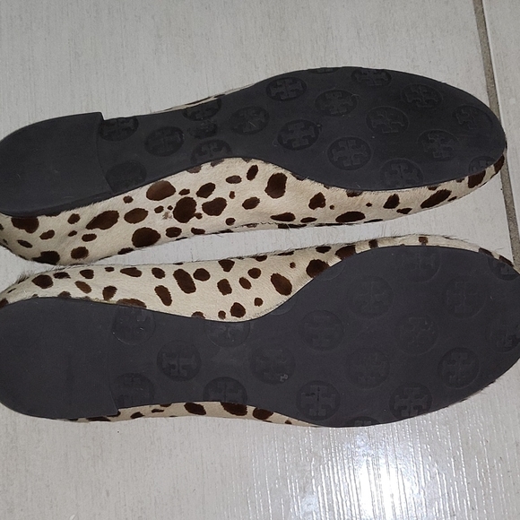 Tory Burch Lepoard Calf Hair Flats - Picture 5 of 7